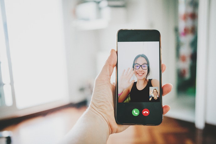 Untuk praktik bahasa asing, pilih aplikasi yang memiliki fitur audio dan video call