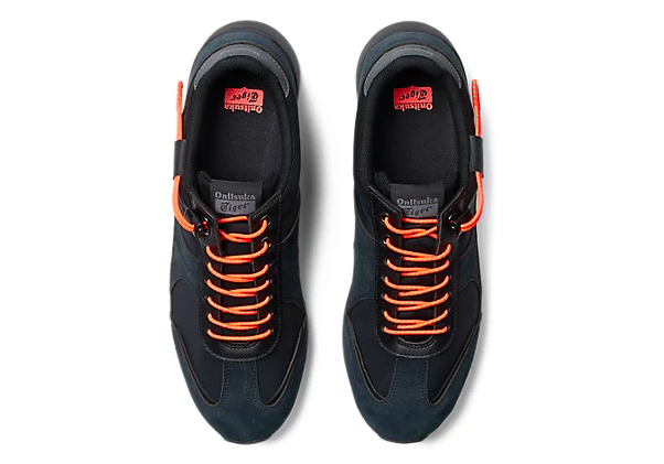 Untuk berolahraga atau aktivitas outdoor, pilih sepatu seri DELEGATION EX, TRACER EX, atau HMR PEAK G-TX