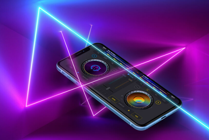 Untuk pemula yang baru belajar, pilih aplikasi DJ gratis yang menawarkan tutorial
