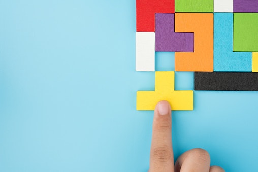 Pilih game puzzle yang ringan untuk mengisi waktu luang, misalnya jigsaw puzzle atau block puzzle