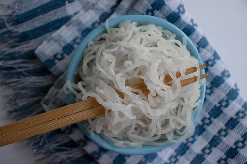Gunakan soun shirataki jika Anda perlu soun untuk diet