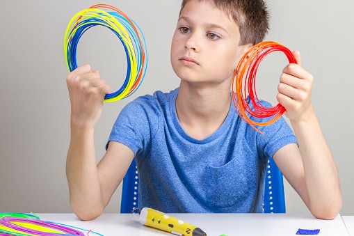 Pertimbangkan 3D pen yang kompatibel dengan berbagai jenis filament