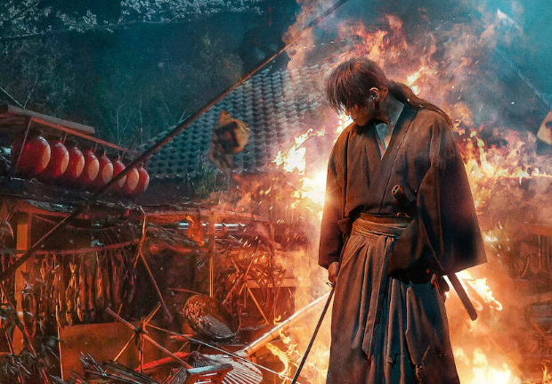 Suka aksi laga jarak dekat? Pertimbangkan film Rurouni Kenshin: The Beginning dan The Night Comes for Us