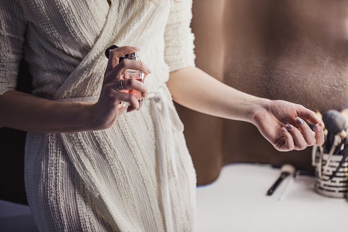 Eau de parfum: Aroma lebih pekat dan tahan lama