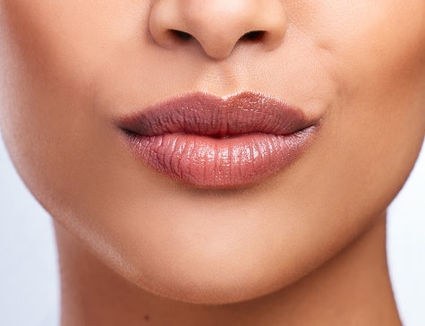 Creamy finish, formulanya mampu melembapkan bibir