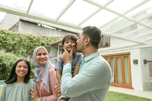 Rumah tangga, raih kebahagiaan dalam keluarga