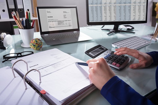 Software Accounting 4 Fitur perhitungan pajak otomatis, membuat perhitungan lebih akurat