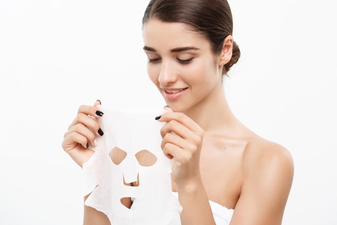 Sheet mask, mengandung essence yang melimpah
