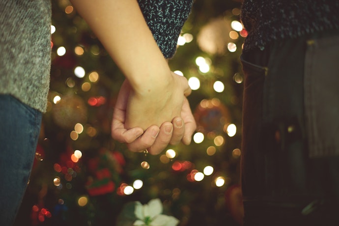 Romansa dan drama: Kisah cinta dan keajaiban Natal yang membuat Anda tergugah