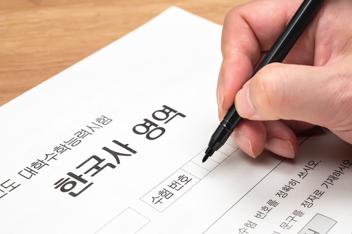 Materi yang memuat pembahasan TOPIK: Cocok untuk keperluan sekolah atau bekerja di Korea