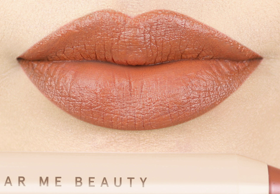 Lipstik padat, lebih praktis dengan model lipstik 3 in 1