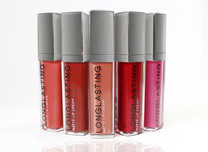 Seri Long Lasting, rangkaian lipstik yang awet di bibir