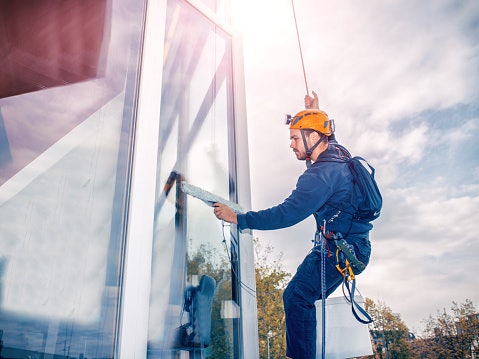 Commercial cleaning: Jasa cleaning service kantor dan area luas lainnya