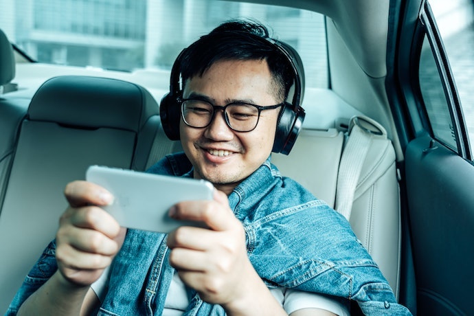 Game drum online atau offline, aplikasi drum yang ada lagunya sehingga lebih menarik