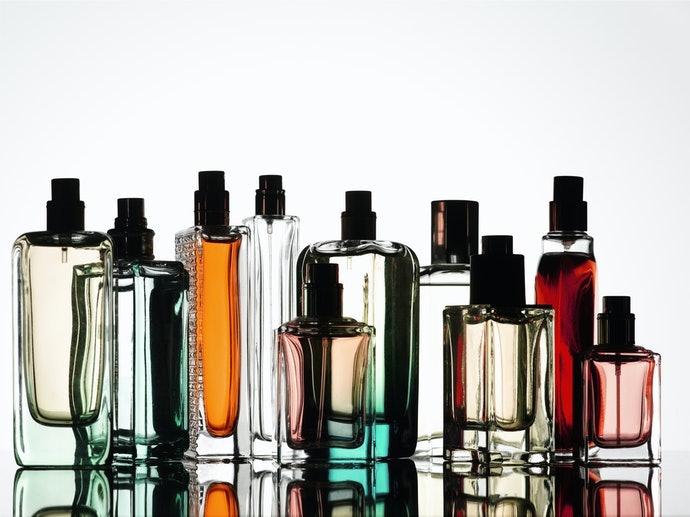 Eau de Parfum (EDP): Memiliki aroma pekat yang lebih tahan lama