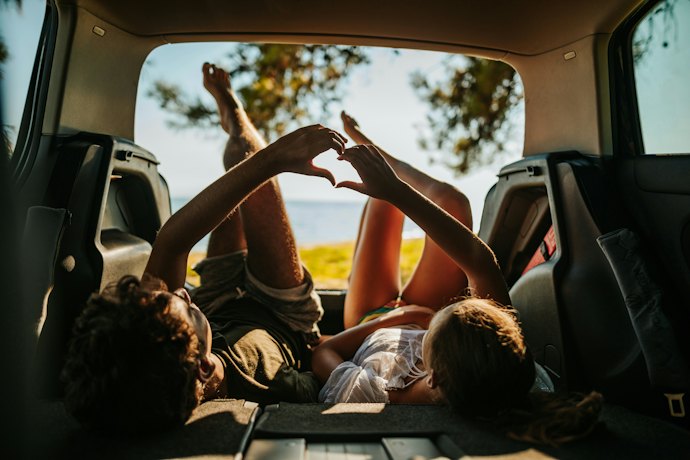 Romansa, menyajikan cerita cinta yang romantis dan melankolis