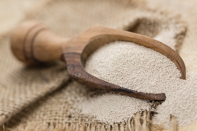 Ragi instan (instant yeast): Praktis digunakan pada semua jenis makanan