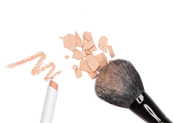 Highlighter biasa tanpa efek kilau tambahan: Untuk riasan natural