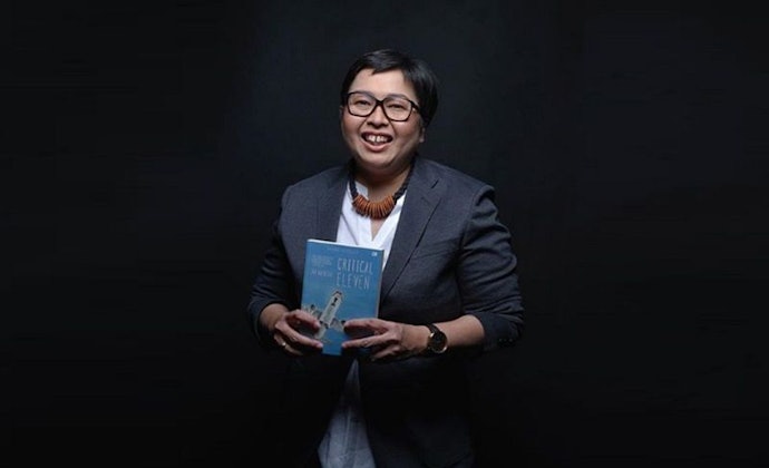 Penulis terkenal, untuk alur dan gaya cerita yang lebih mengalir
