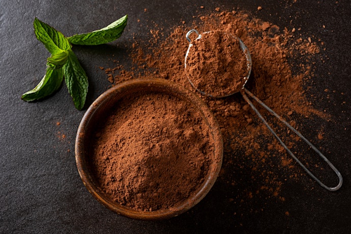 Cokelat bubuk, dapat diolah menjadi makanan atau minuman