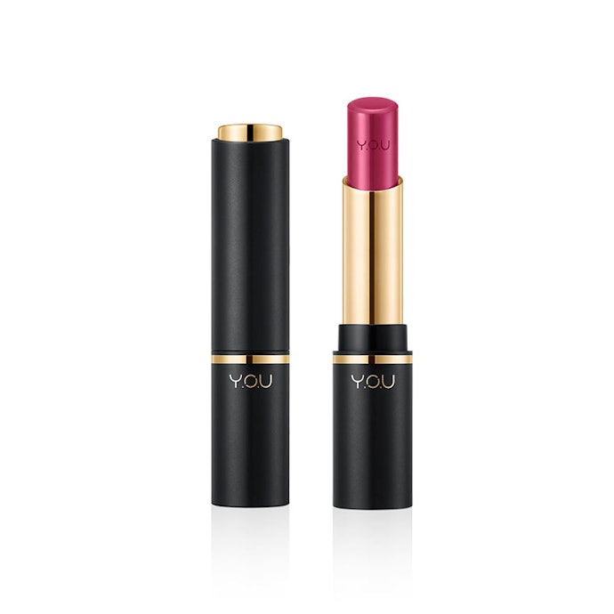 Lipstik padat dan lip crayon: Praktis dan mudah diaplikasikan