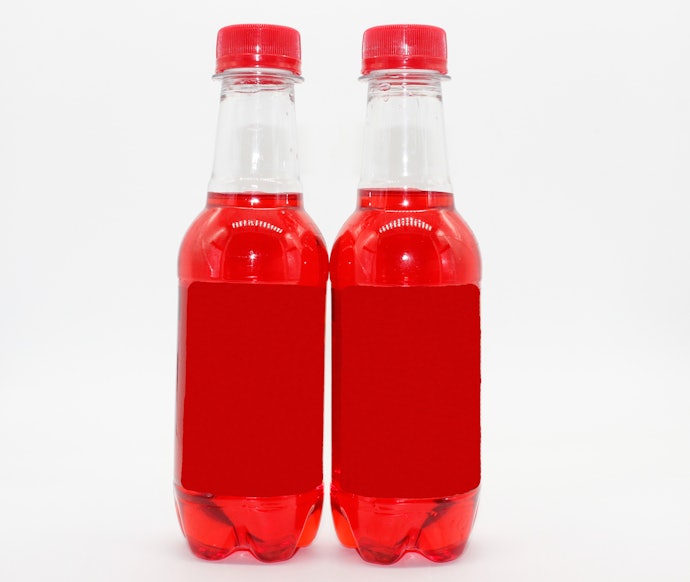 Botol plastik, lebih praktis dan tidak mudah pecah