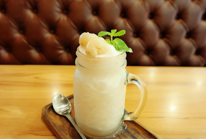 Yakult lychee, perpaduan asam dan manisnya bikin fresh