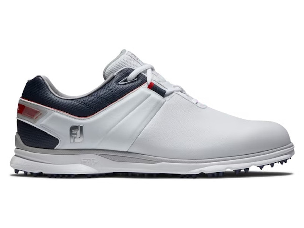 10 Rekomendasi Sepatu Golf Pria Terbaik yang Spikeless Terbaru