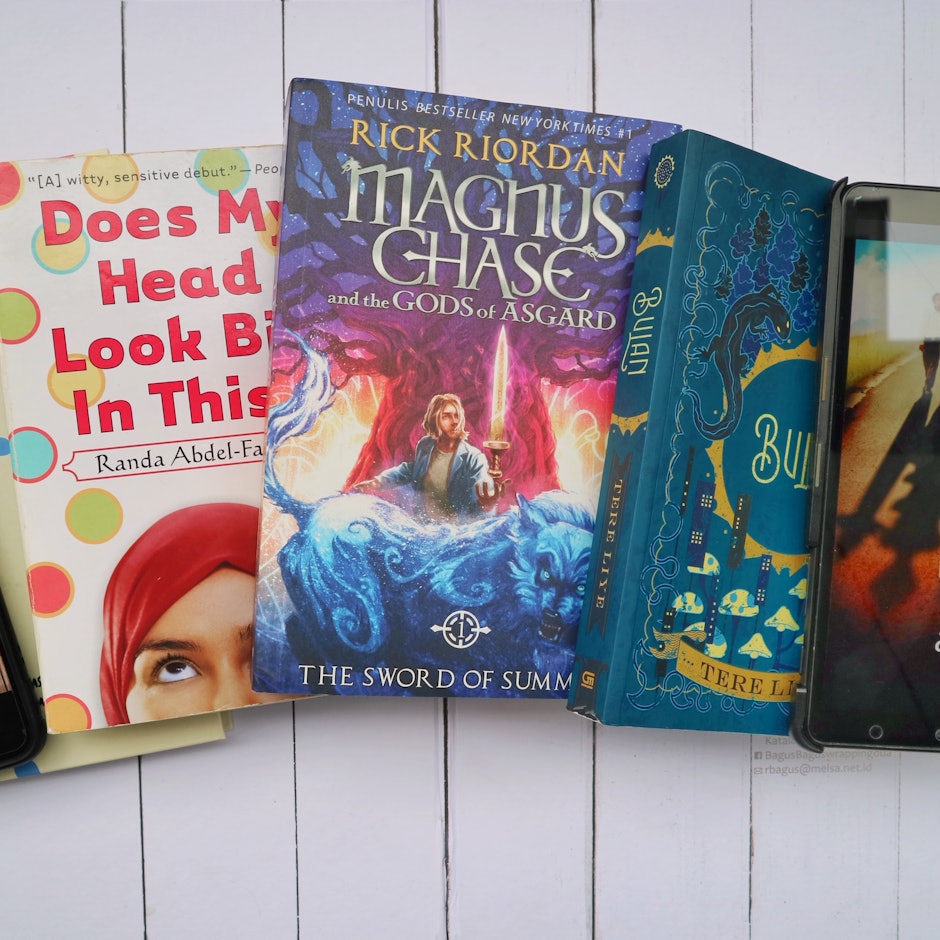 10 Rekomendasi Buku Bacaan yang Wajib Dimiliki Remaja