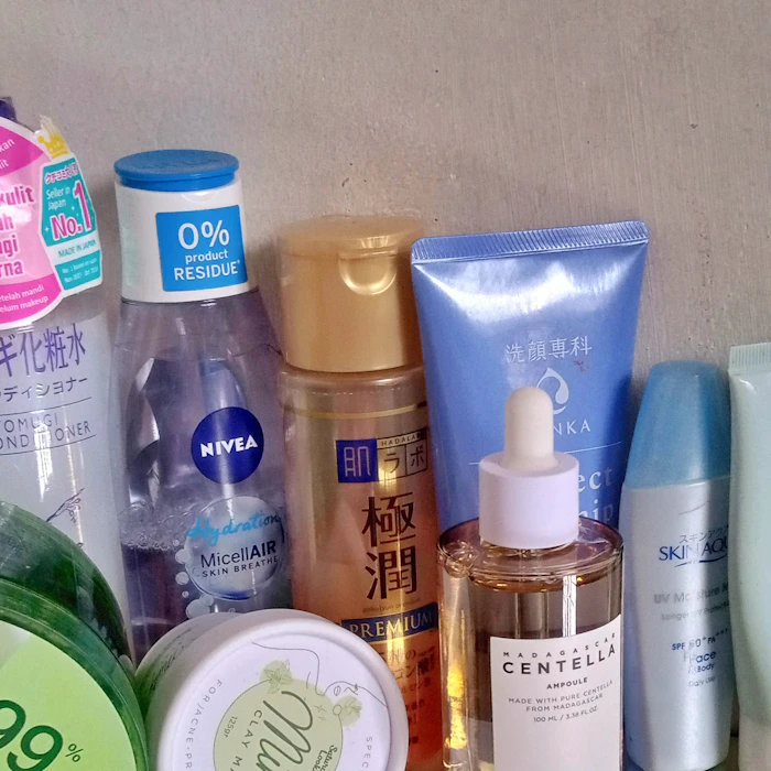 10 Rekomendasi Produk Skincare Penghilang Beruntusan