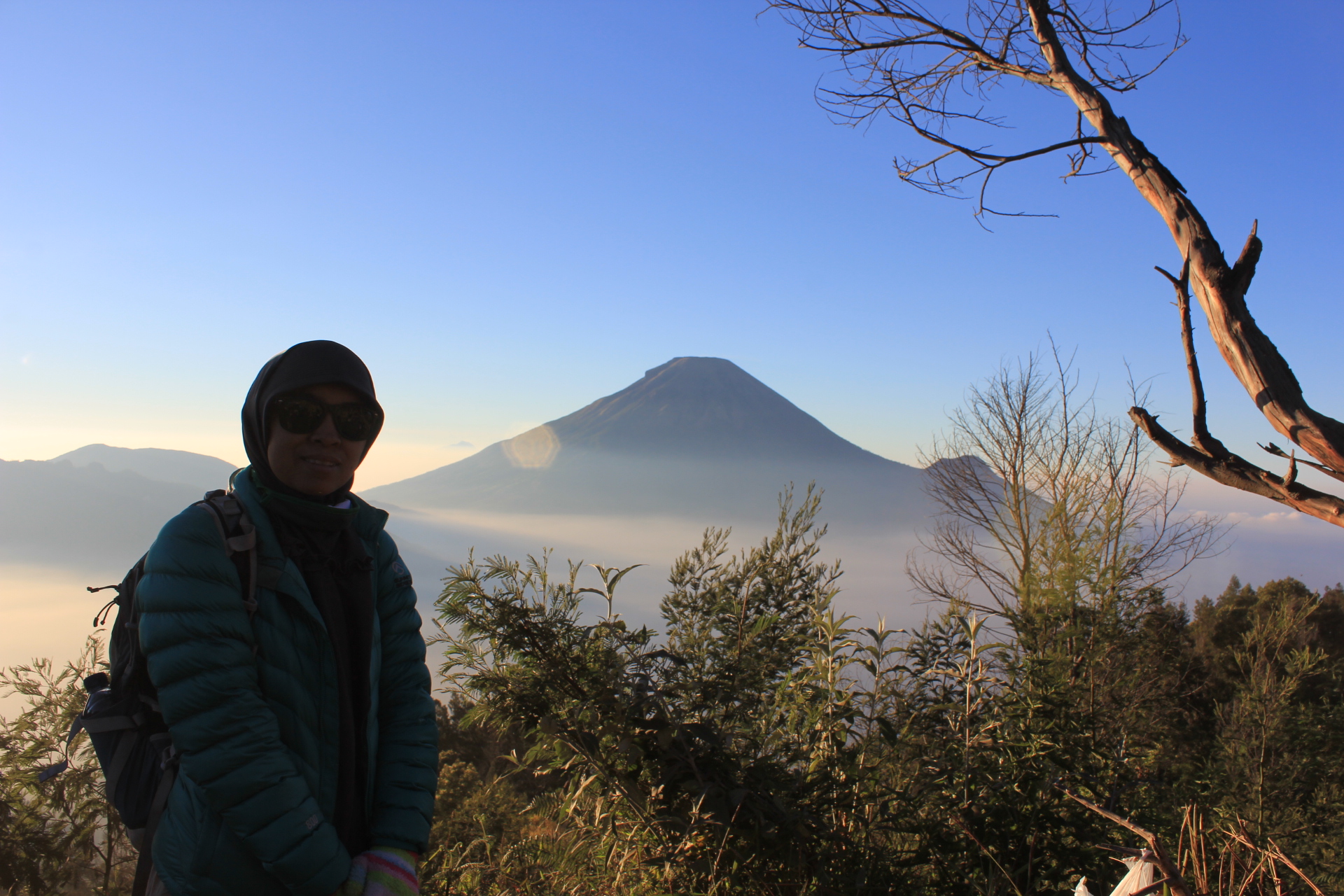  7 Rekomendasi Pilihan Jaket yang Cocok untuk Pendaki Wanita 