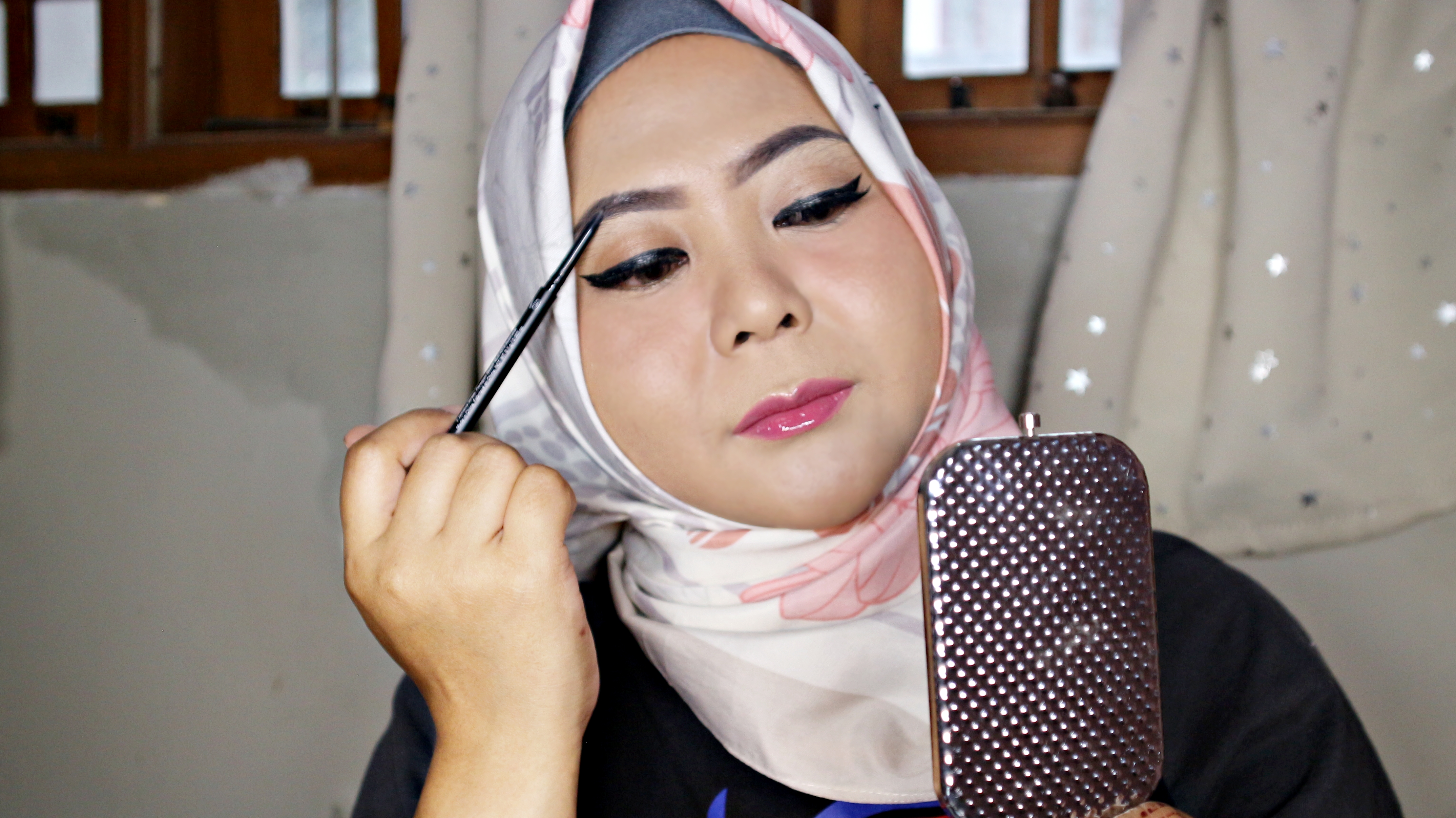 7  Rekomendasi Produk Makeup Alis di Bawah 50 Ribu Rupiah