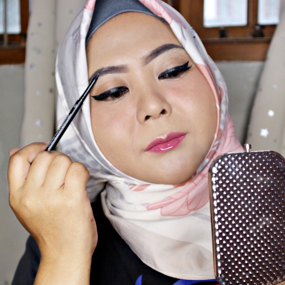 7  Rekomendasi Produk Makeup Alis di Bawah 50 Ribu Rupiah