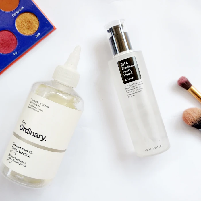 10 Rekomendasi Chemical Exfoliants untuk Kulit Kering dan Berjerawat