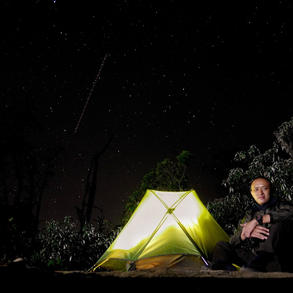 9 Rekomendasi Perlengkapan Solo Hiking