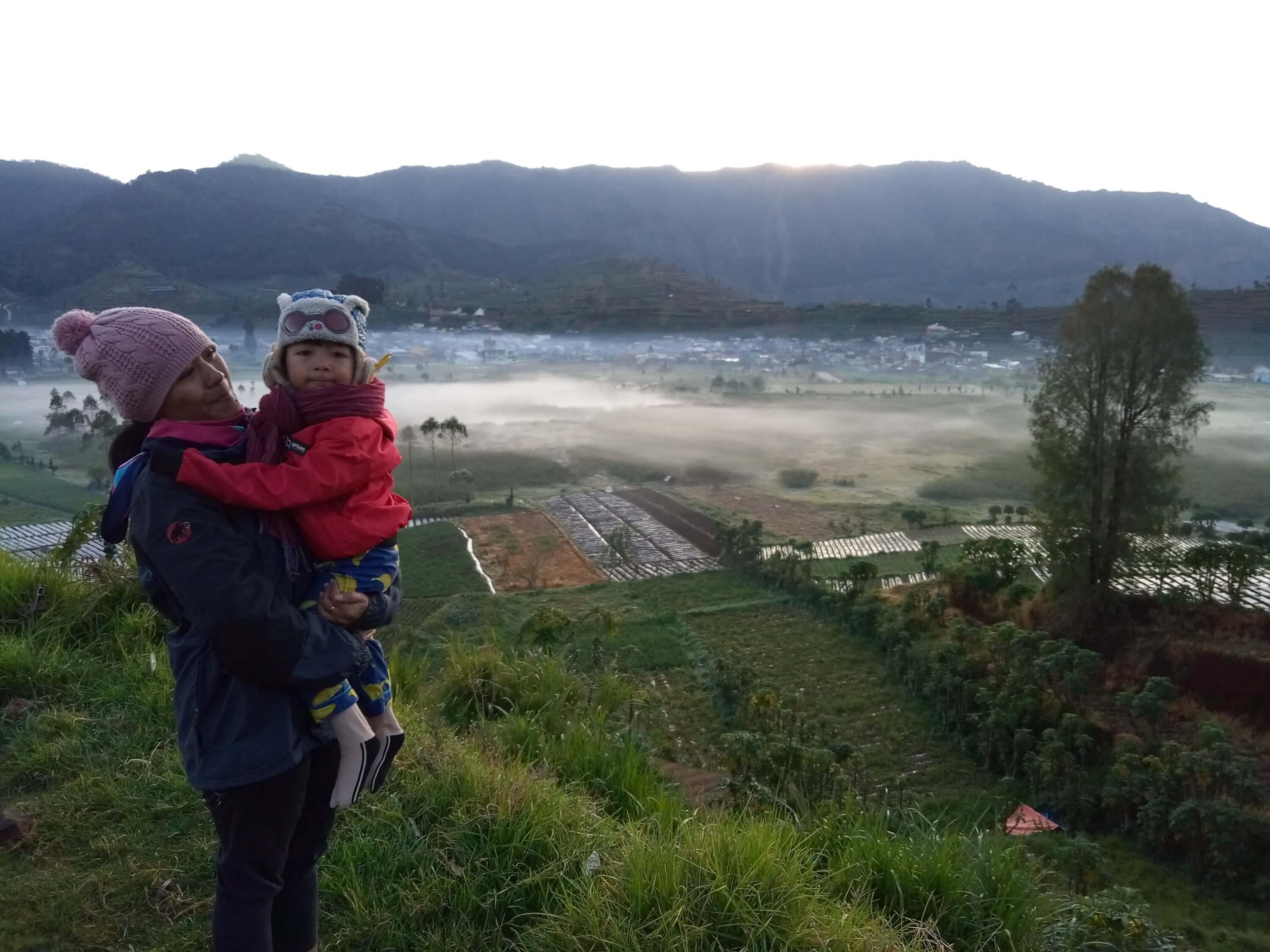 8 Rekomendasi Barang Penting saat Traveling Bersama Balita