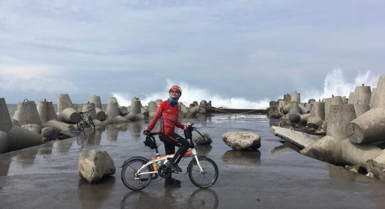 8 Rekomendasi Produk Pendukung untuk Bersepeda yang Aman dan Nyaman