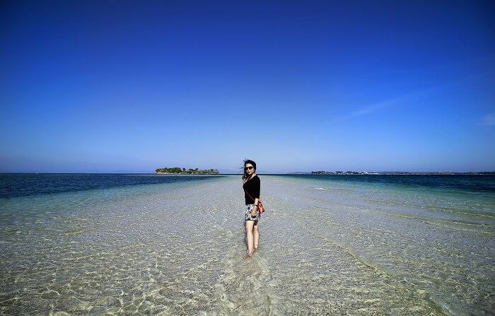 7 Rekomendasi Produk untuk Tampil Simpel bagi Wanita yang Hobi Travelling 