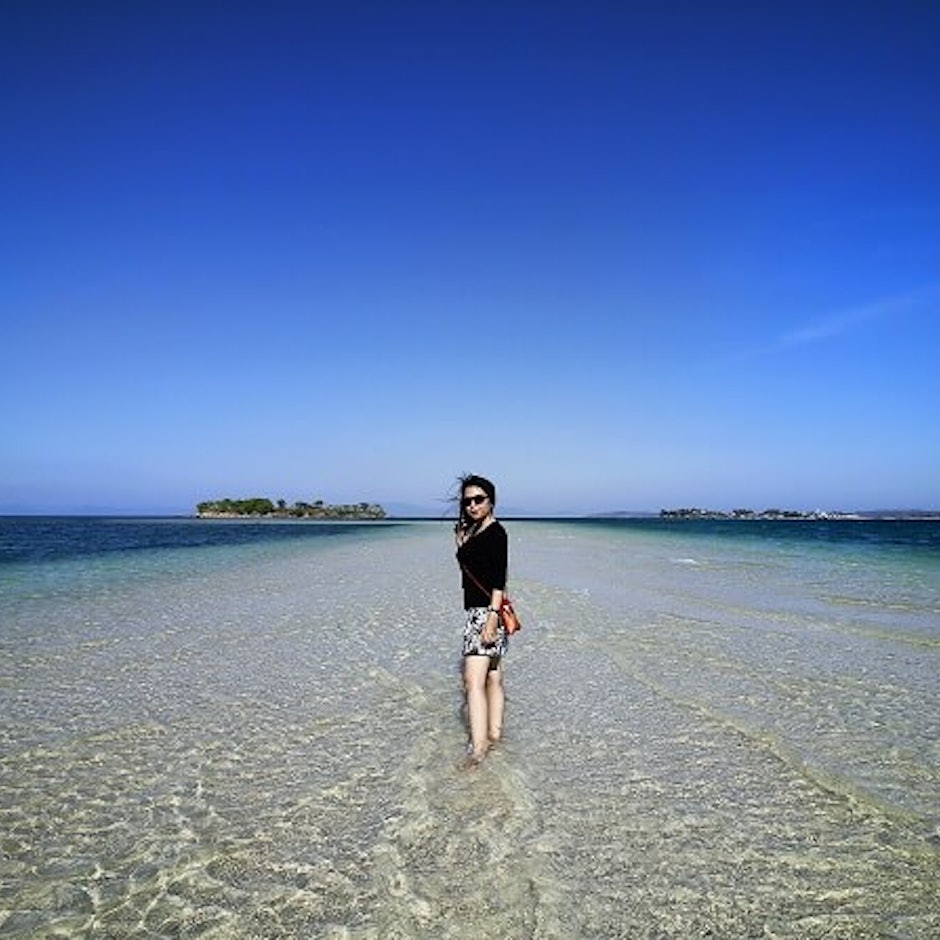 7 Rekomendasi Produk untuk Tampil Simpel bagi Wanita yang Hobi Travelling