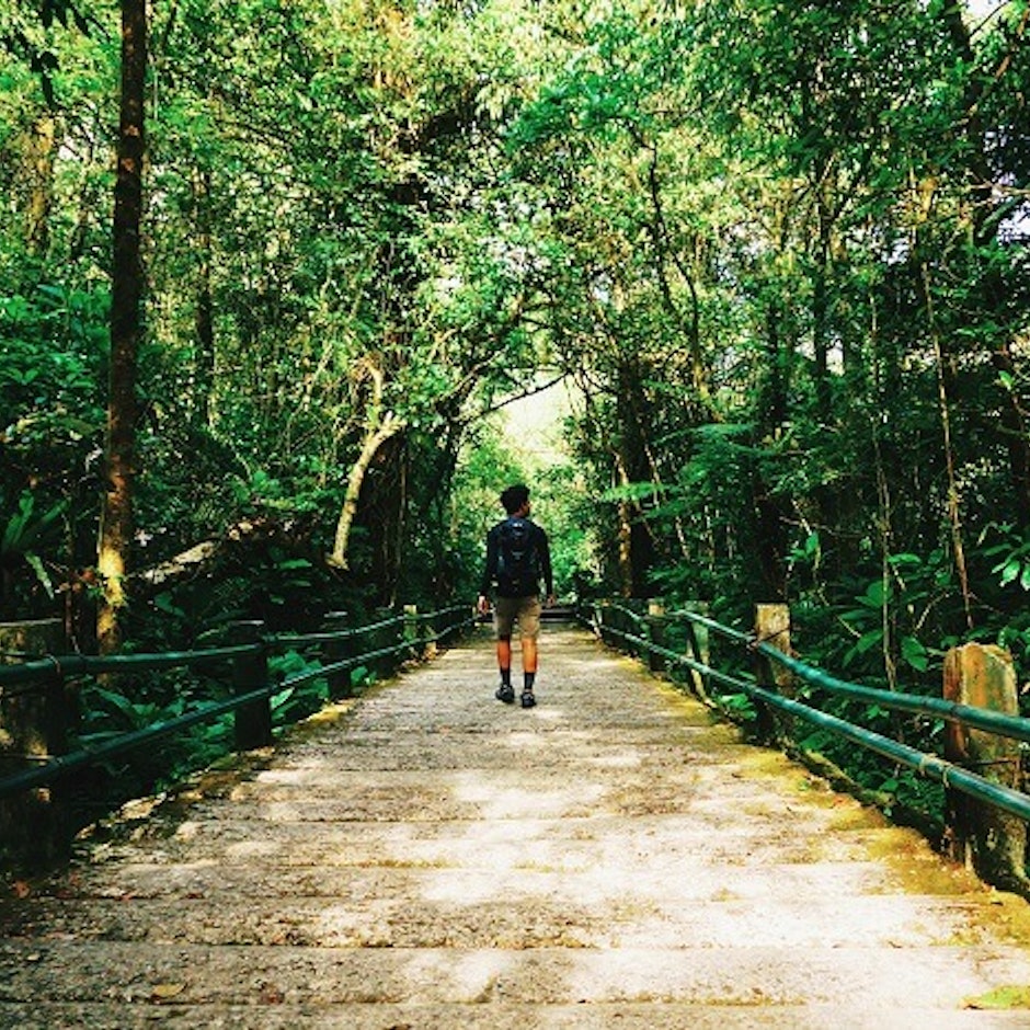 8 Rekomendasi Barang yang Perlu Dipersiapkan untuk Melakukan Solo Travelling