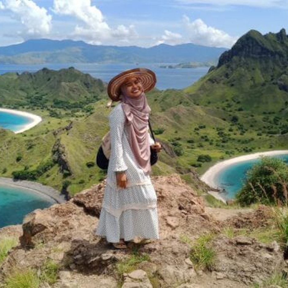 8 Rekomendasi Outfit untuk Muslimah Traveller