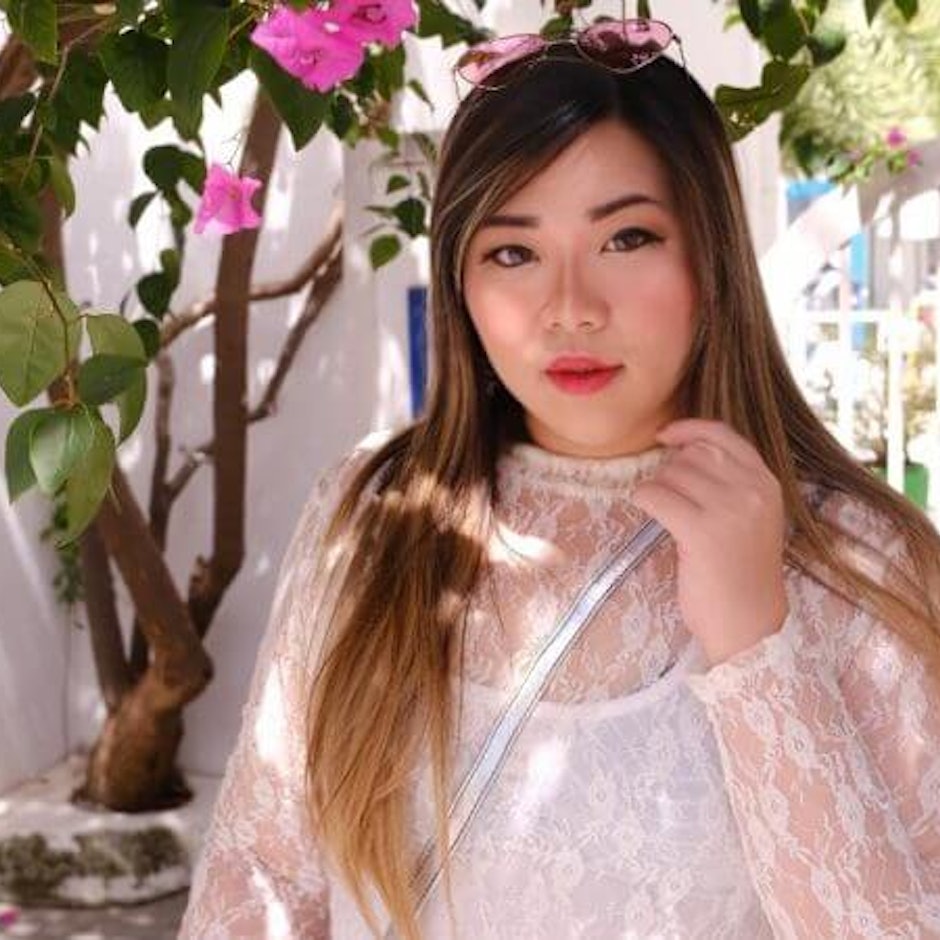 10 Rekomendasi Produk Makeup untuk Instagrammable Look saat Traveling