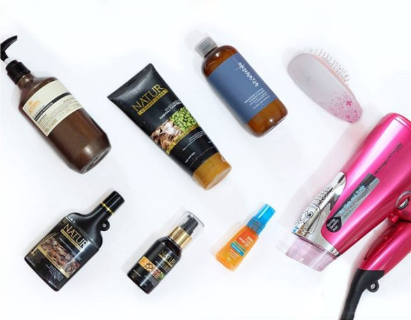 9 Rekomendasi Produk Perawatan Rambut yang Wajib Dimiliki oleh Si Rambut Ikal 