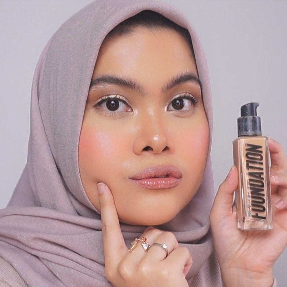 7 Rekomendasi Base Makeup yang Aman untuk Kulit Rentan Berjerawat