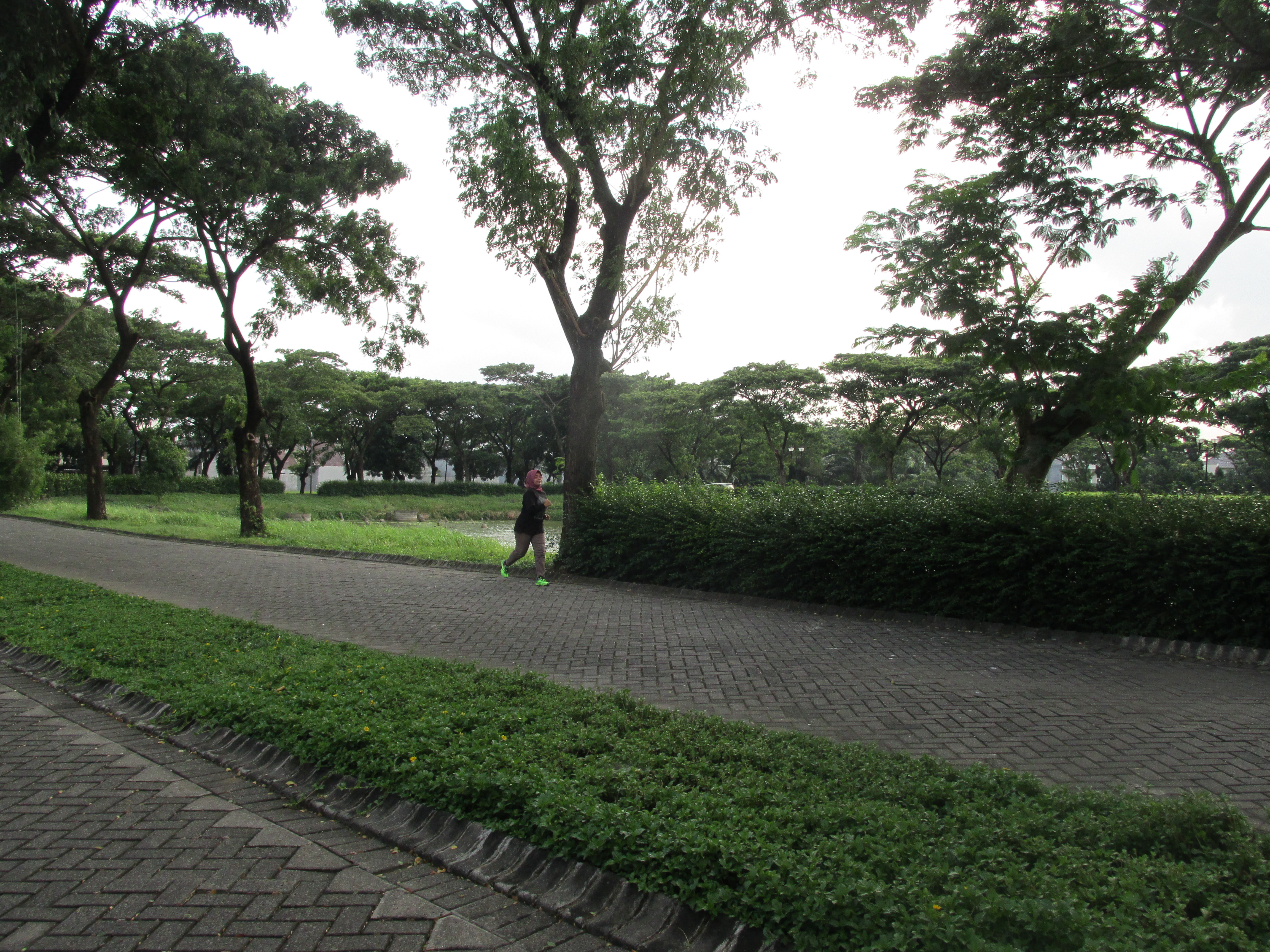 7 Rekomendasi Perlengkapan Olahraga yang Cocok Digunakan Setelah Melahirkan 