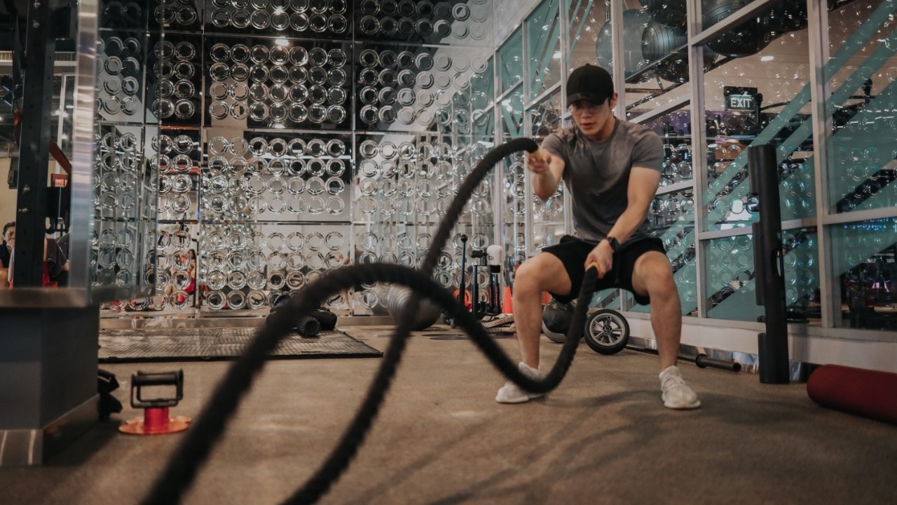 7 Rekomendasi Sportswear Pria yang Wajib Dimiliki 