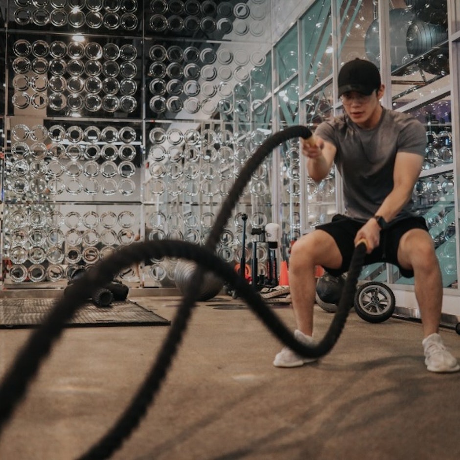 7 Rekomendasi Sportswear Pria yang Wajib Dimiliki