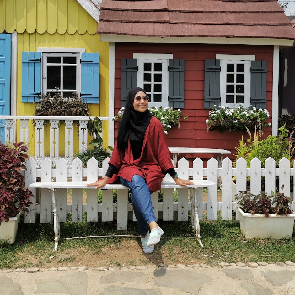 8 Rekomendasi Outwear Hijab yang Nyaman Dipakai Saat Travelling