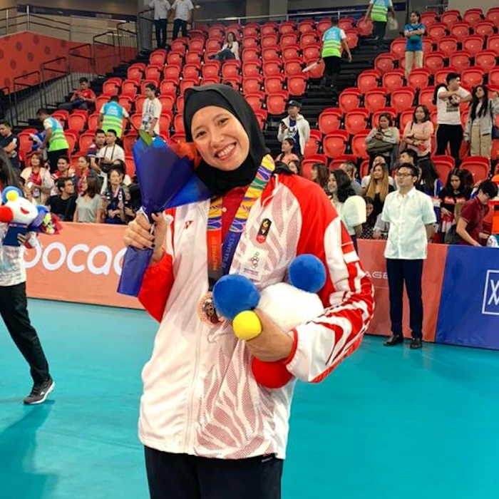 8 Rekomendasi Perlengkapan Bermain Bola Voli Profesional untuk Wanita Berhijab