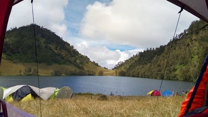 7 Rekomendasi Peralatan Mendaki Gunung Bagi Pendaki Wanita 